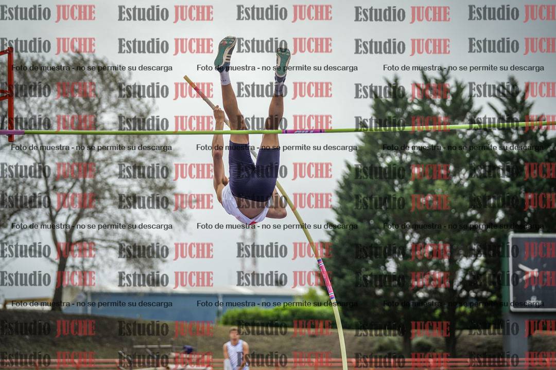 Fotos del salto con garrocha de varones - decatlón 8