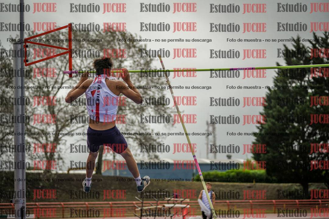 Fotos del salto con garrocha de varones - decatlón 8