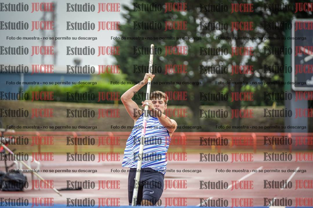 Fotos del salto con garrocha de varones - decatlón 8