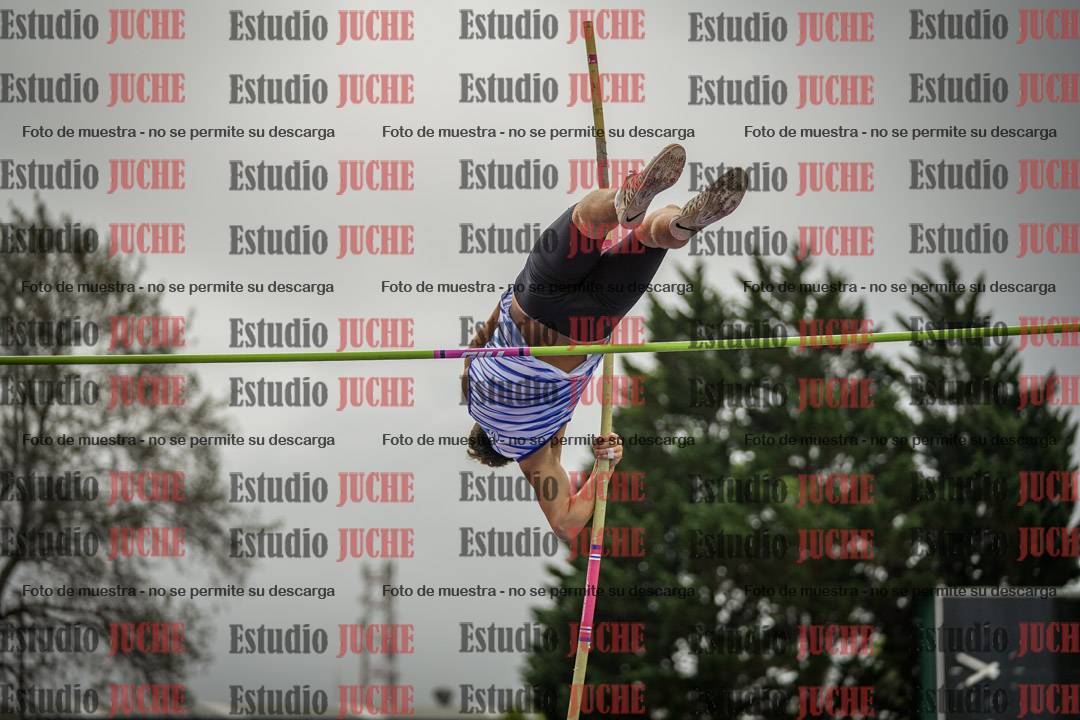 Fotos del salto con garrocha de varones - decatlón 8