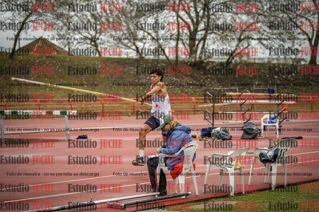 Fotos del salto con garrocha de varones - decatlón 8