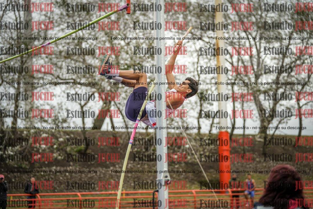 Fotos del salto con garrocha de varones - decatlón 8