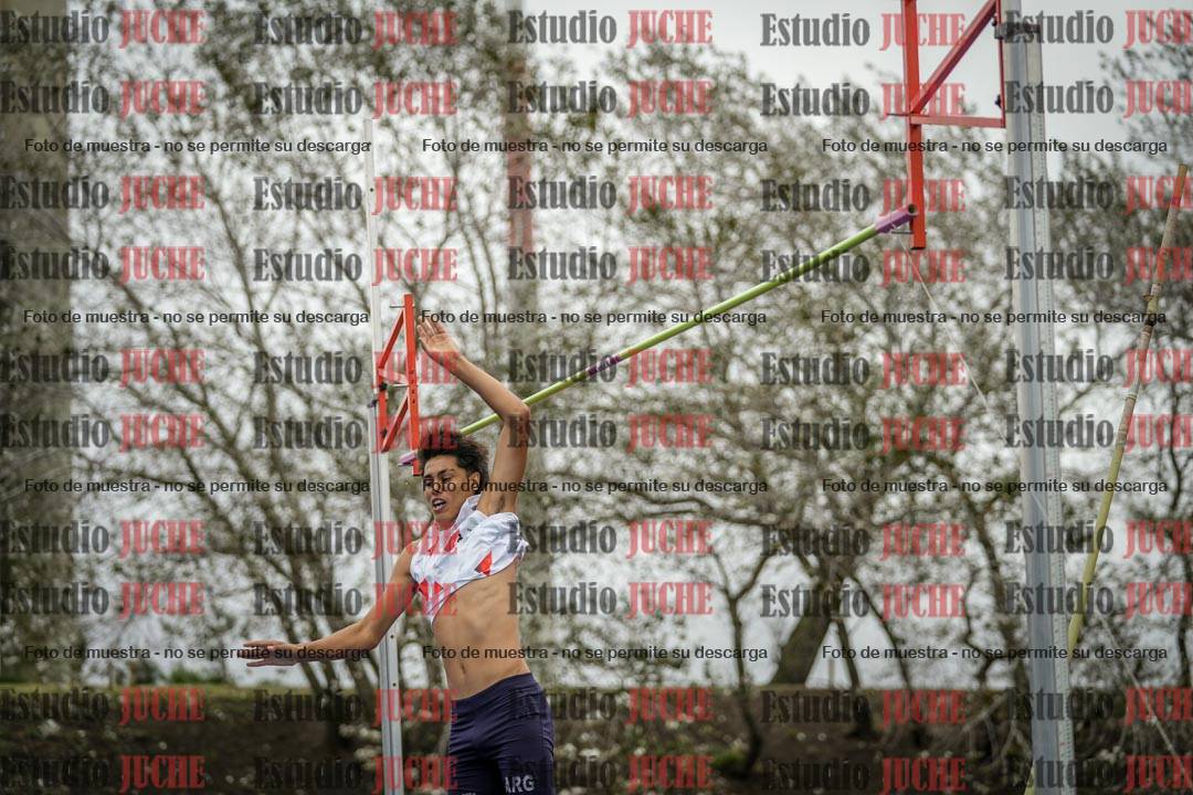 Fotos del salto con garrocha de varones - decatlón 8