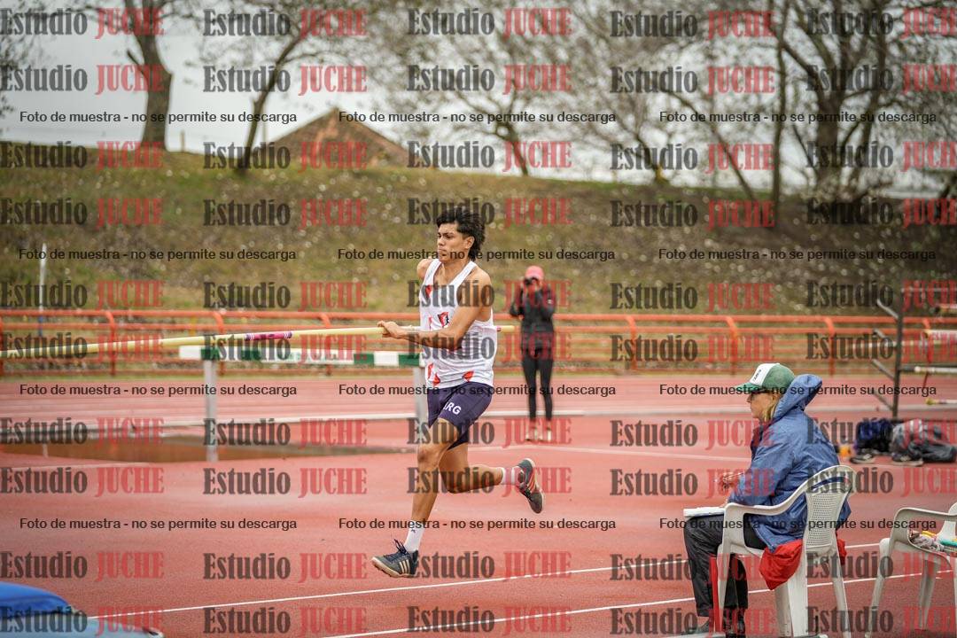 Fotos del salto con garrocha de varones - decatlón 8