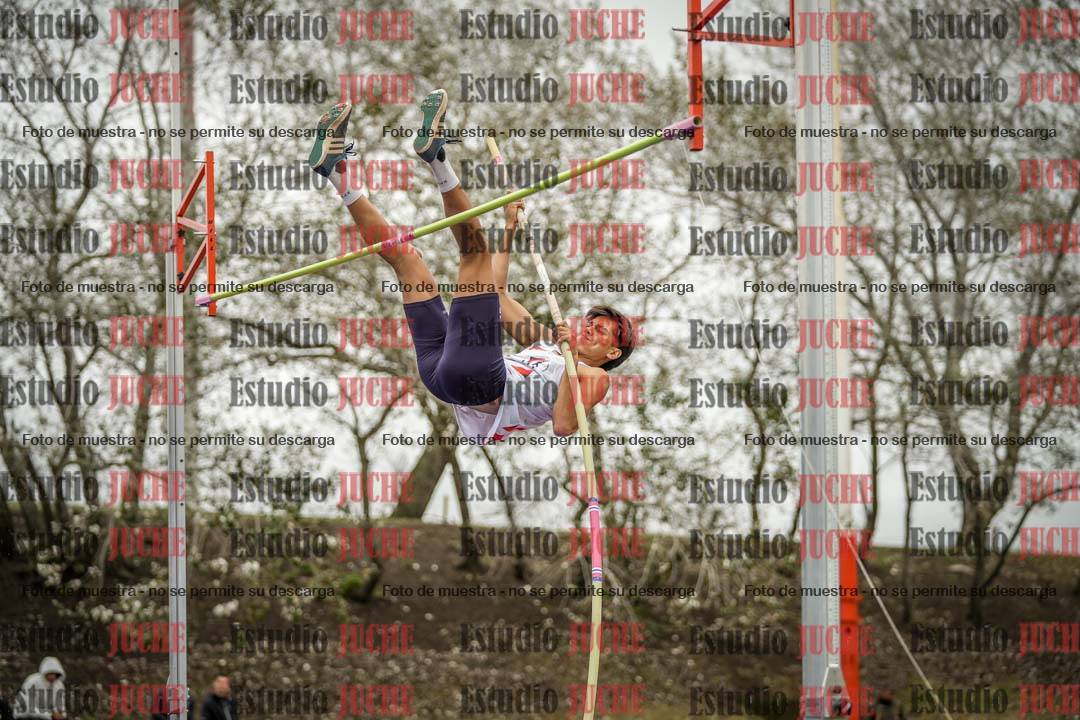 Fotos del salto con garrocha de varones - decatlón 8