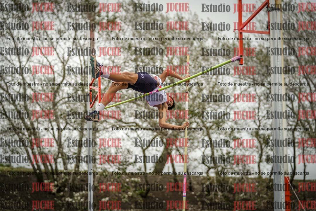 Fotos del salto con garrocha de varones - decatlón 8