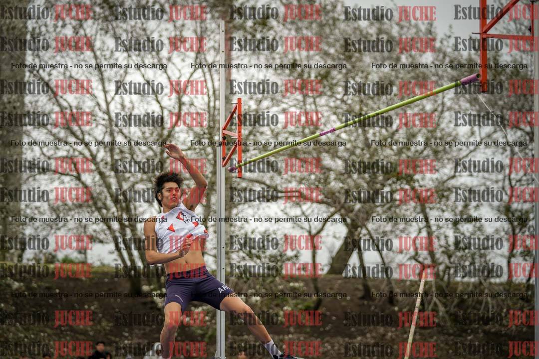Fotos del salto con garrocha de varones - decatlón 8
