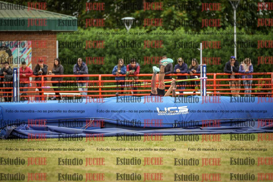 Fotos del salto en alto de varones