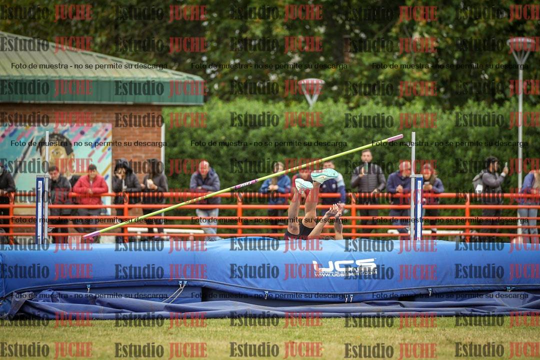 Fotos del salto en alto de varones