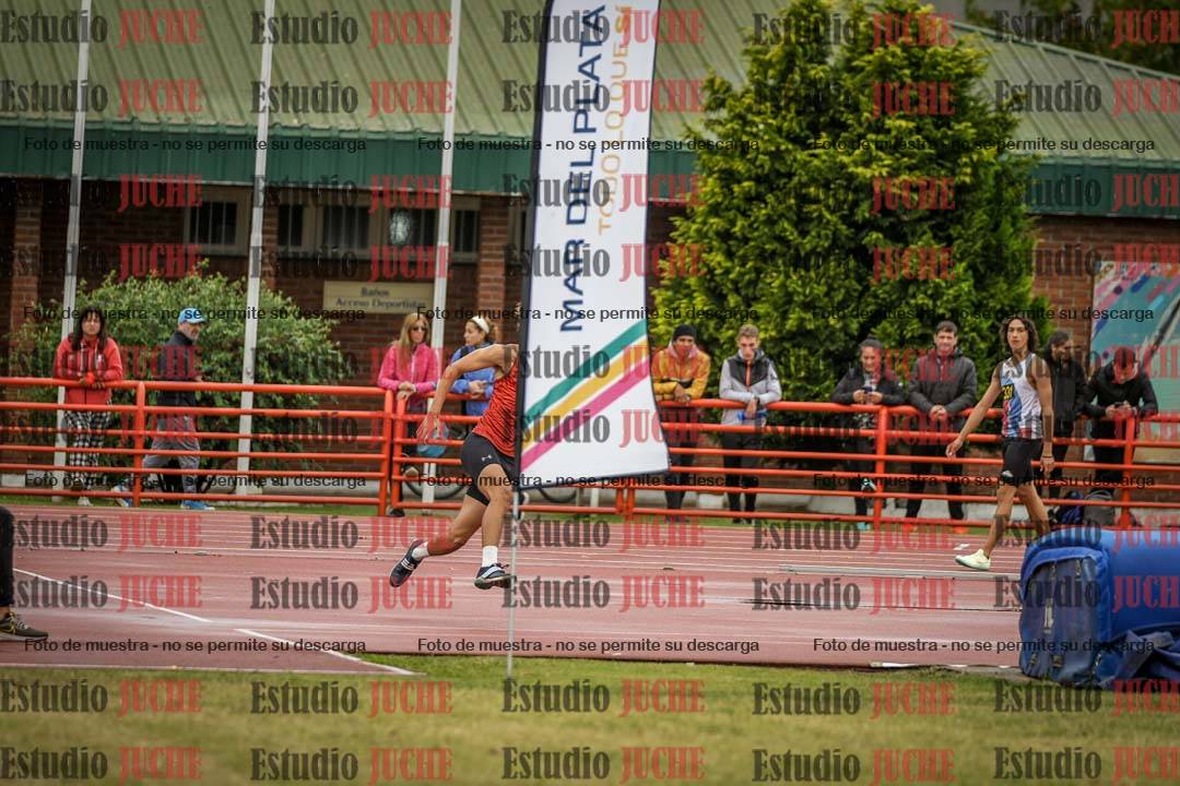 Fotos del salto en alto de varones