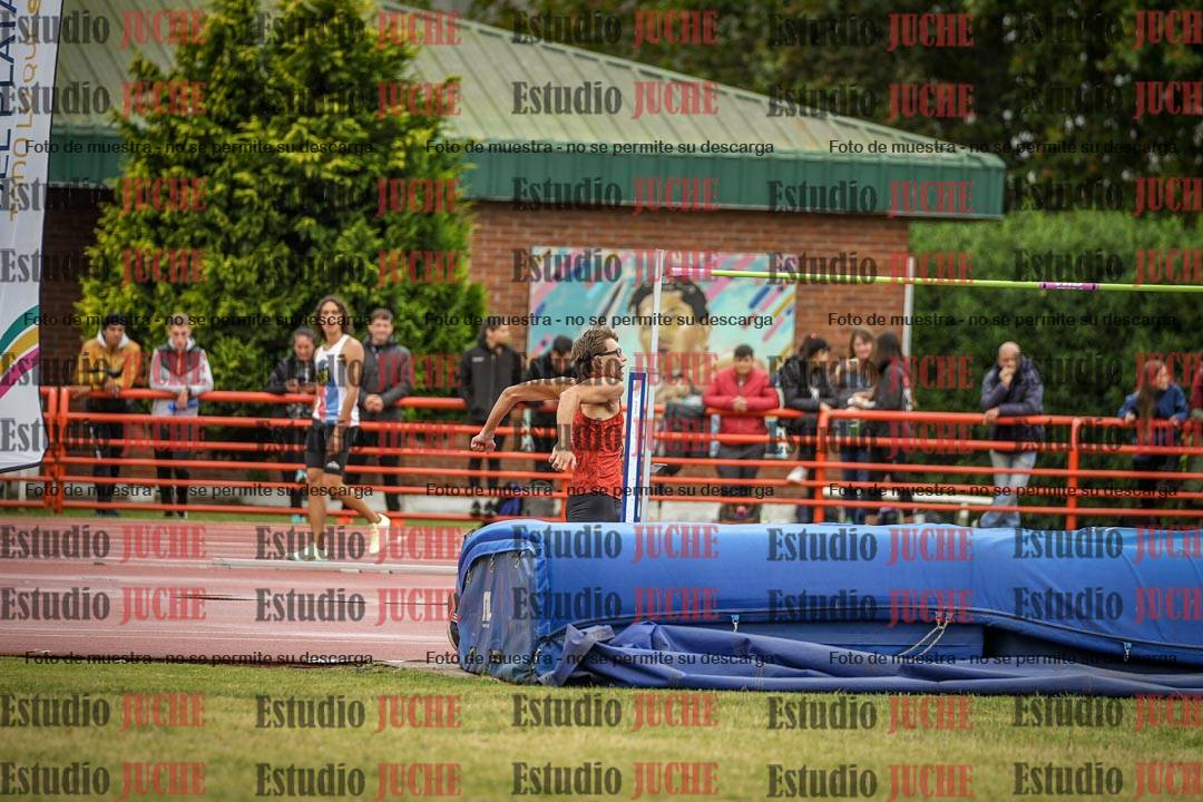 Fotos del salto en alto de varones