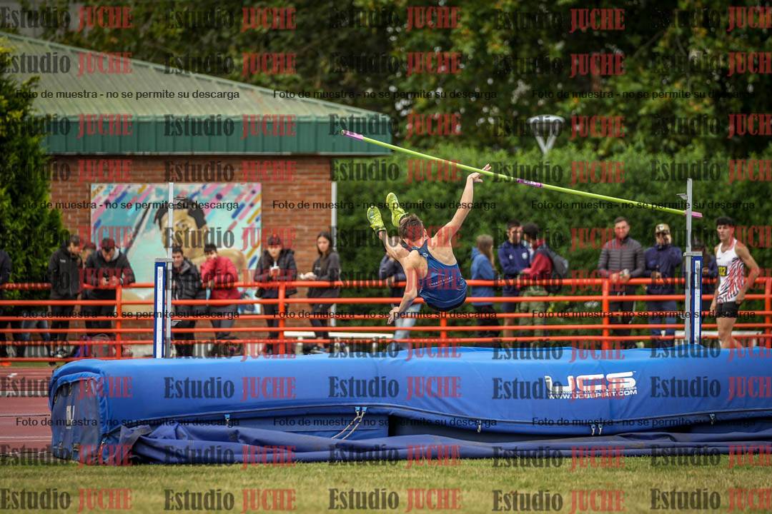 Fotos del salto en alto de varones