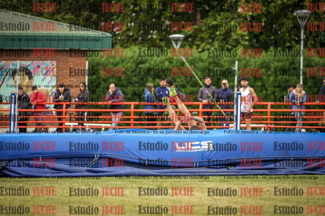 Fotos del salto en alto de varones
