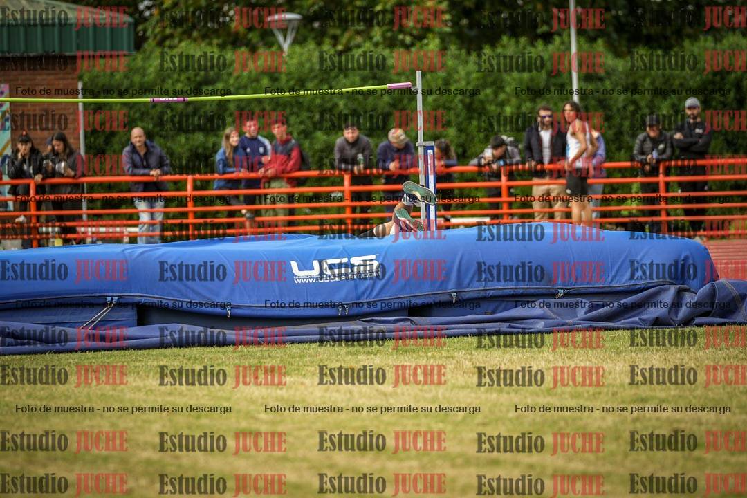 Fotos del salto en alto de varones