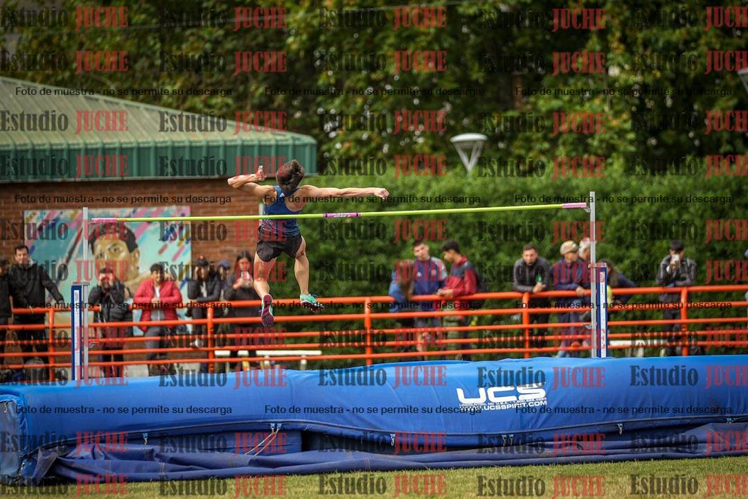 Fotos del salto en alto de varones