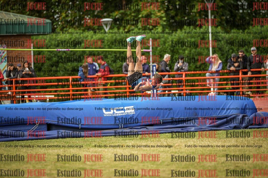Fotos del salto en alto de varones