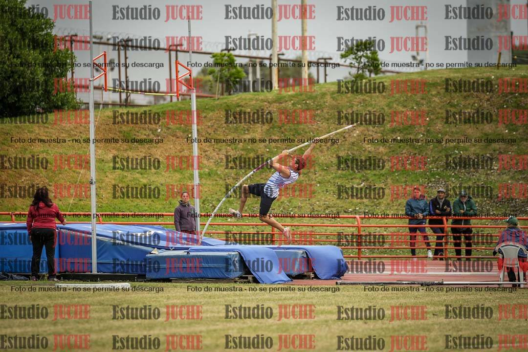 Fotos del salto con garrocha de varones - decatlón 8