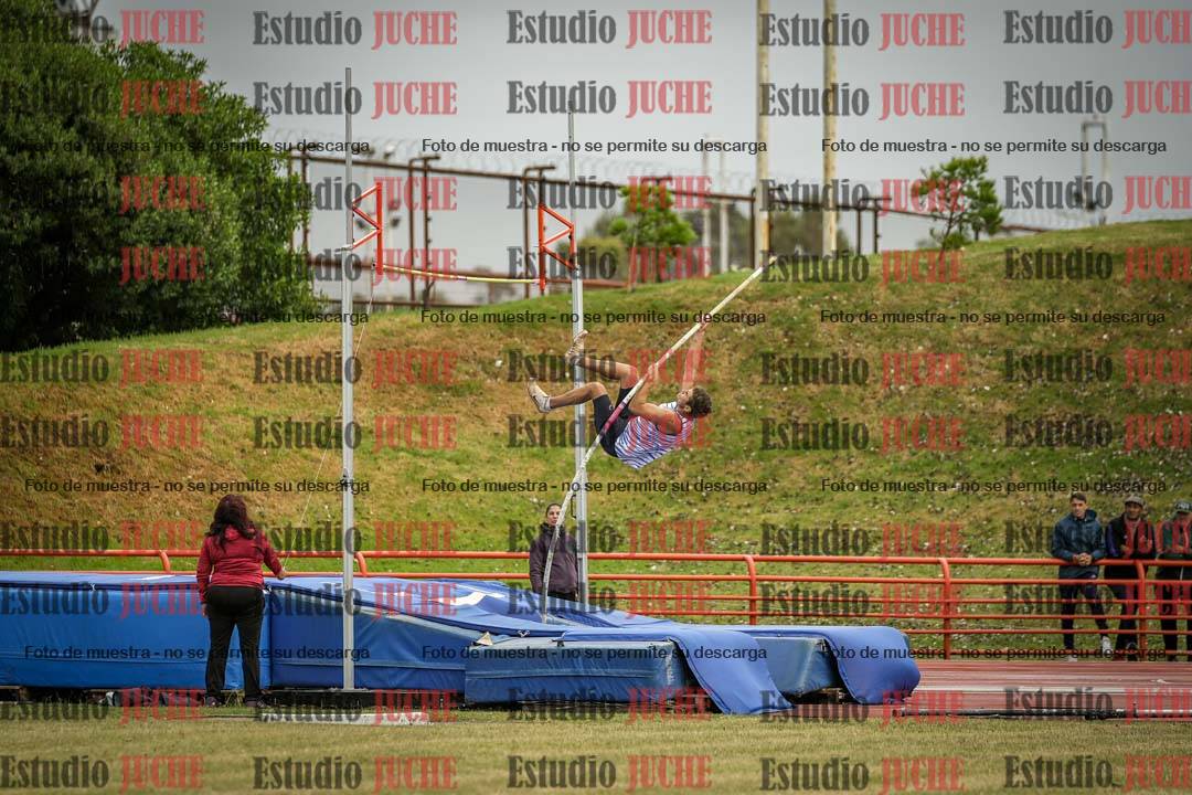 Fotos del salto con garrocha de varones - decatlón 8