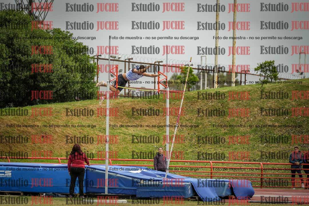 Fotos del salto con garrocha de varones - decatlón 8