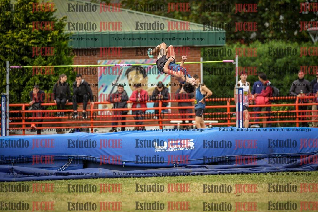 Fotos del salto con garrocha de varones - decatlón 8