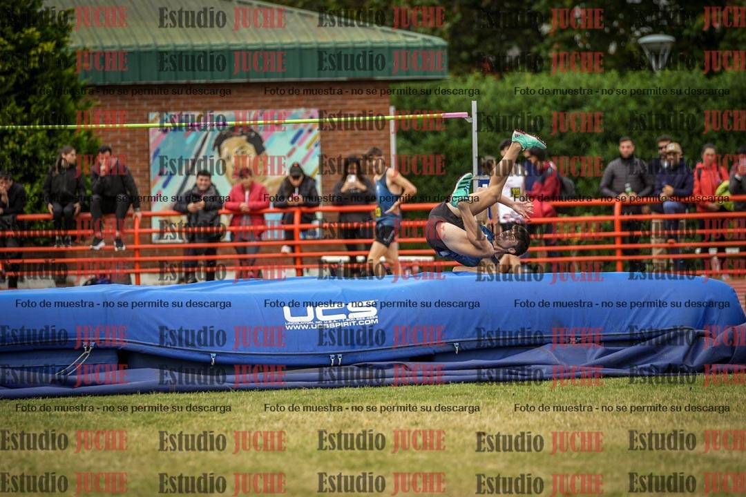 Fotos del salto con garrocha de varones - decatlón 8
