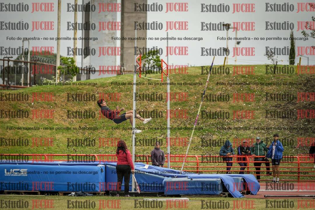 Fotos del salto con garrocha de varones - decatlón 8