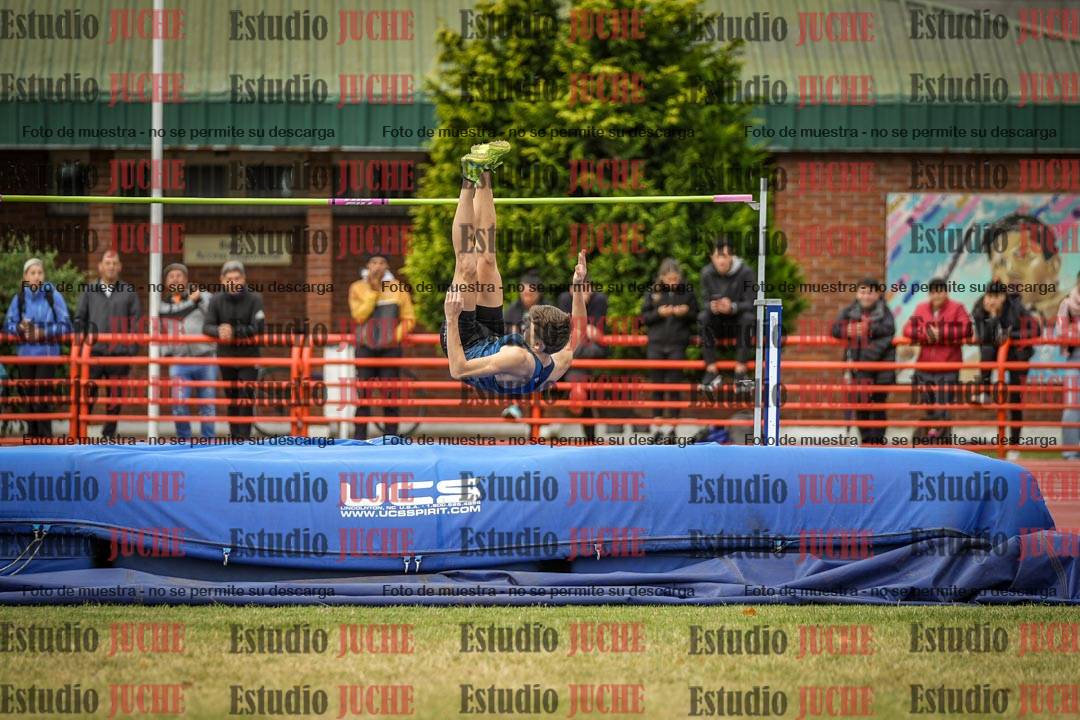 Fotos del salto en alto de varones