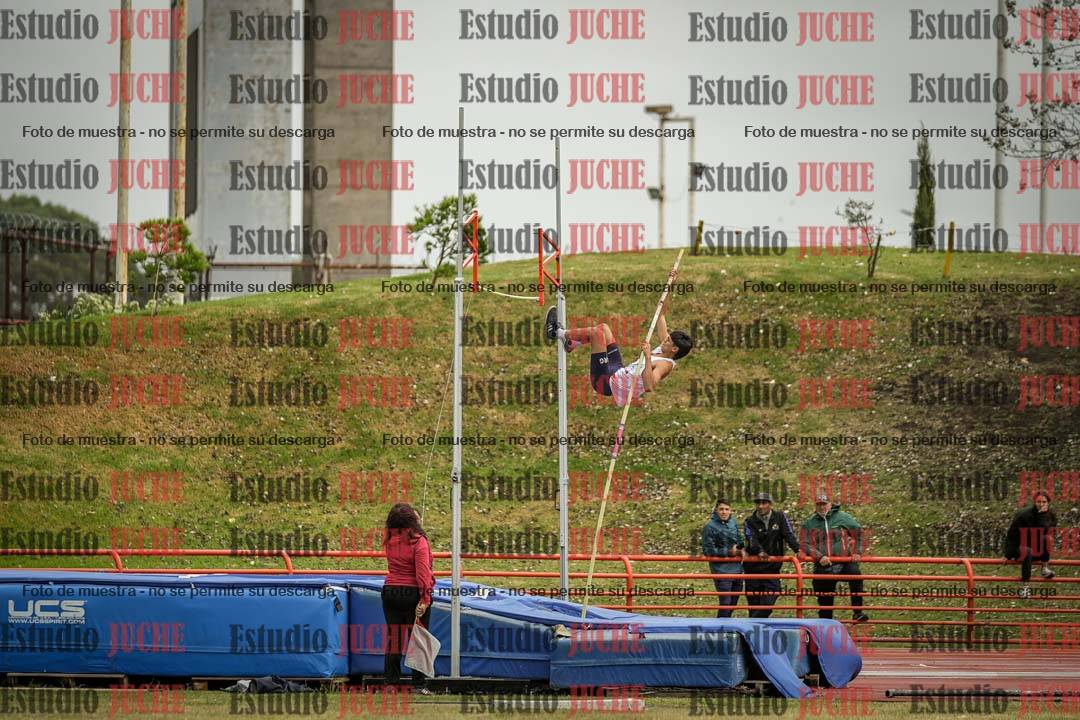 Fotos del salto con garrocha de varones - decatlón 8
