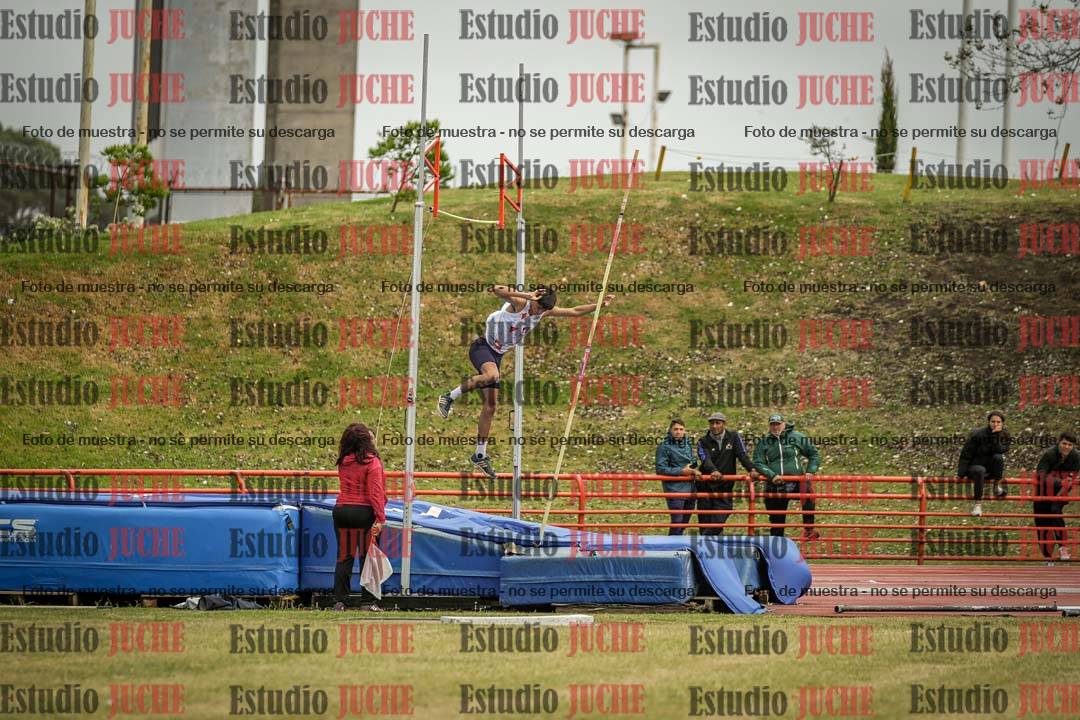 Fotos del salto con garrocha de varones - decatlón 8