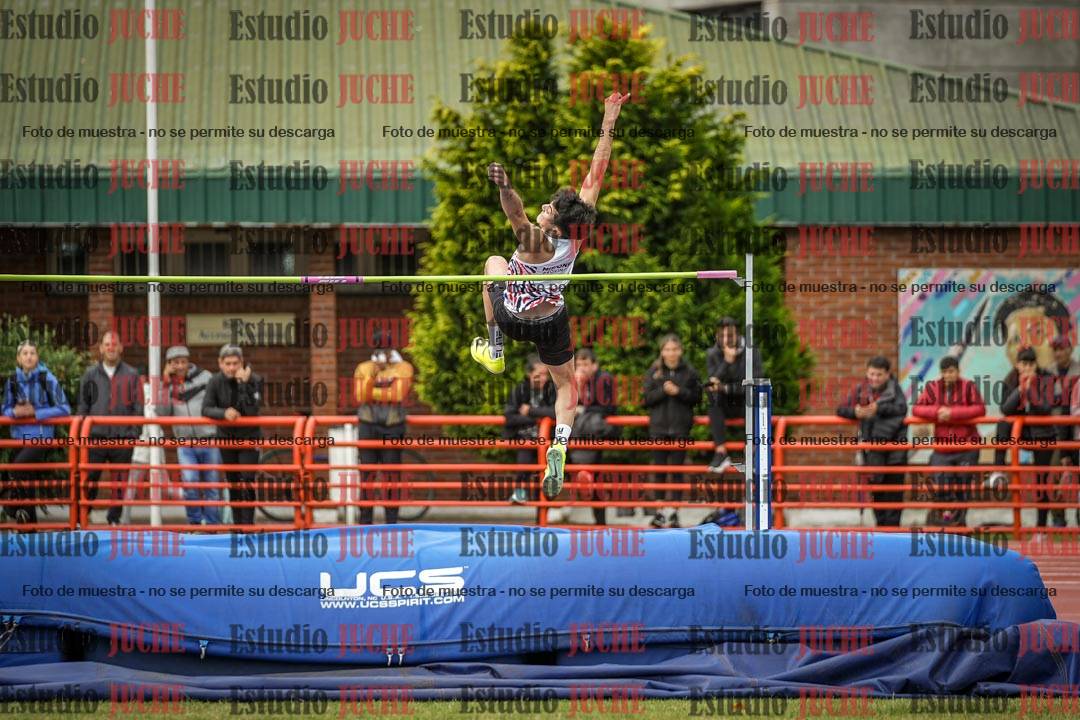 Fotos del salto en alto de varones
