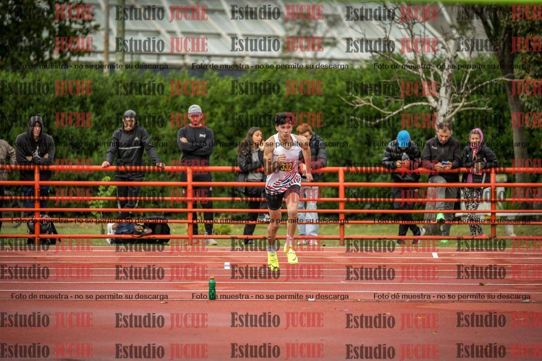 Fotos del salto en alto de varones