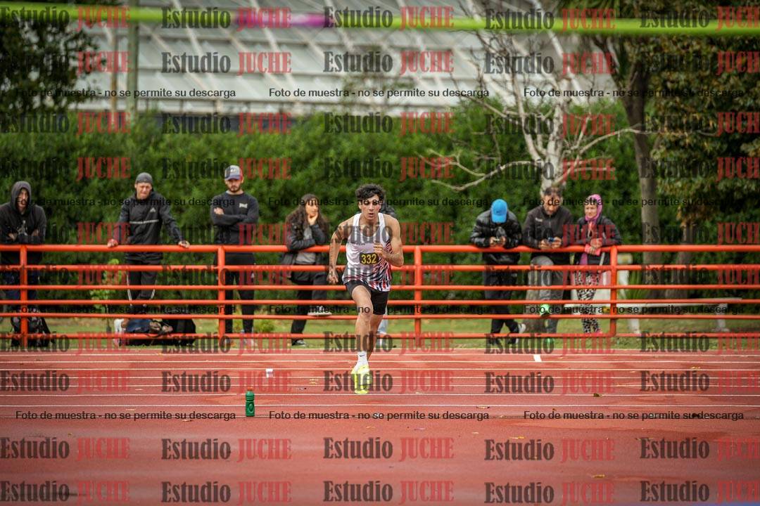 Fotos del salto en alto de varones