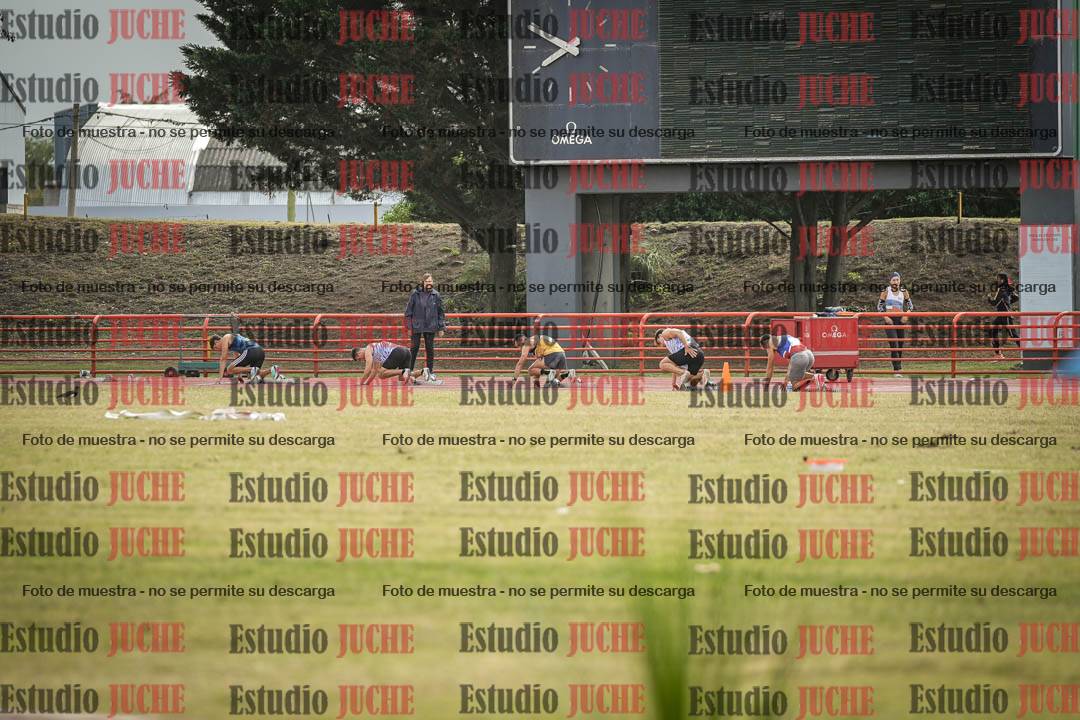 Fotos de los 200 m llanos de varones - FINAL