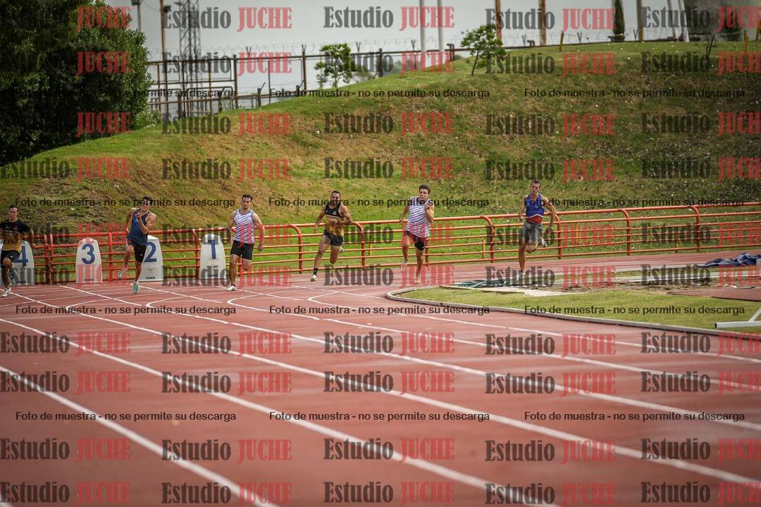 Fotos de los 200 m llanos de varones - FINAL