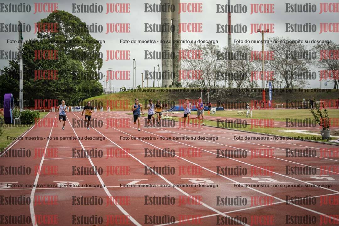 Fotos de los 200 m llanos de varones - FINAL