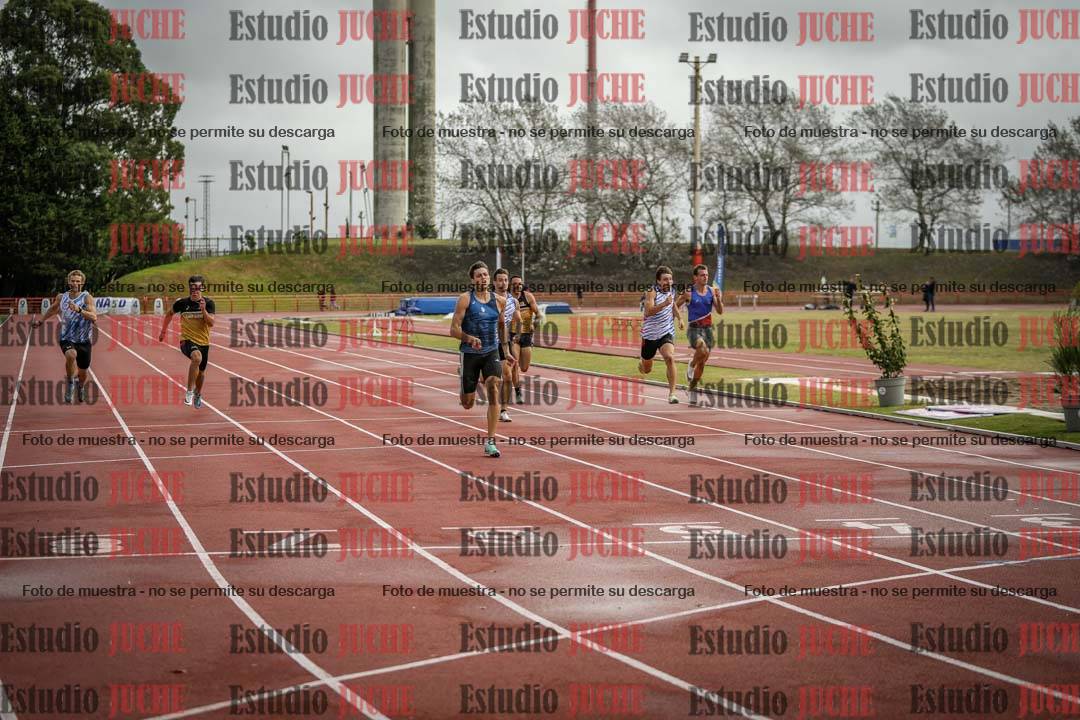 Fotos de los 200 m llanos de varones - FINAL