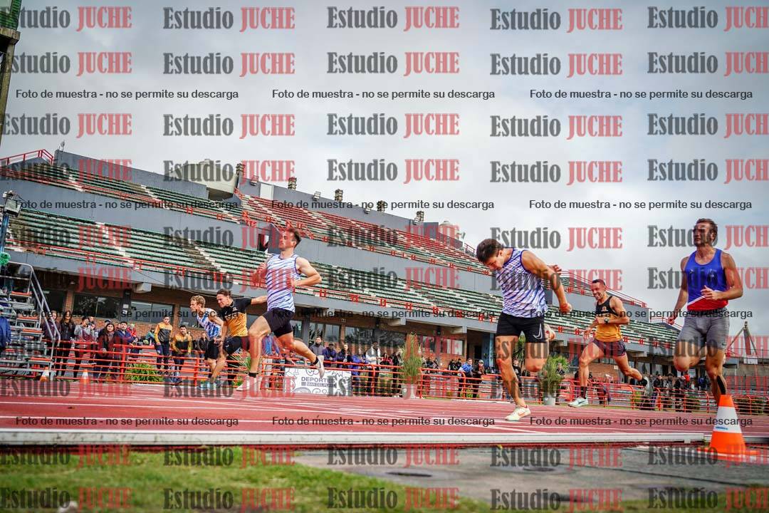 Fotos de los 200 m llanos de varones - FINAL