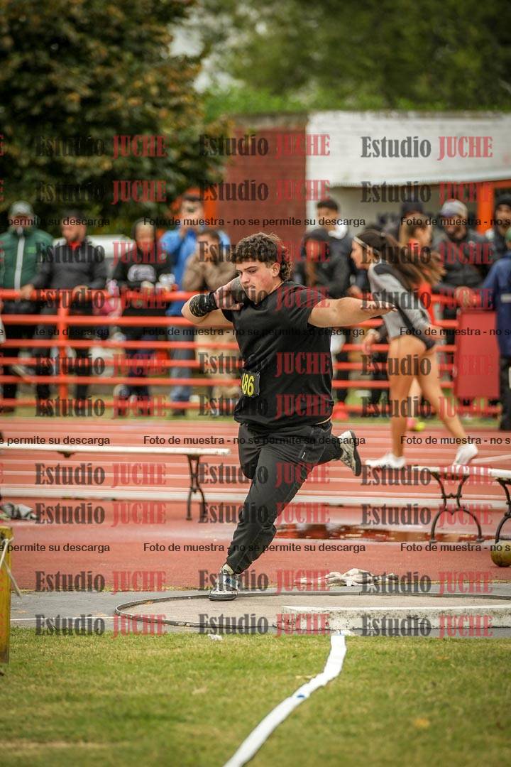 Fotos del lanzamiento de bala de varones