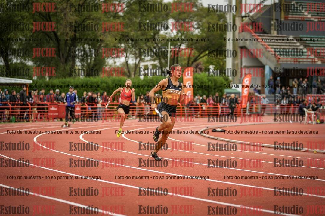 Fotos de las postas 4x400 m llanos de mujeres