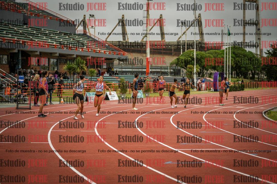 Fotos de las postas 4x400 m llanos de mujeres
