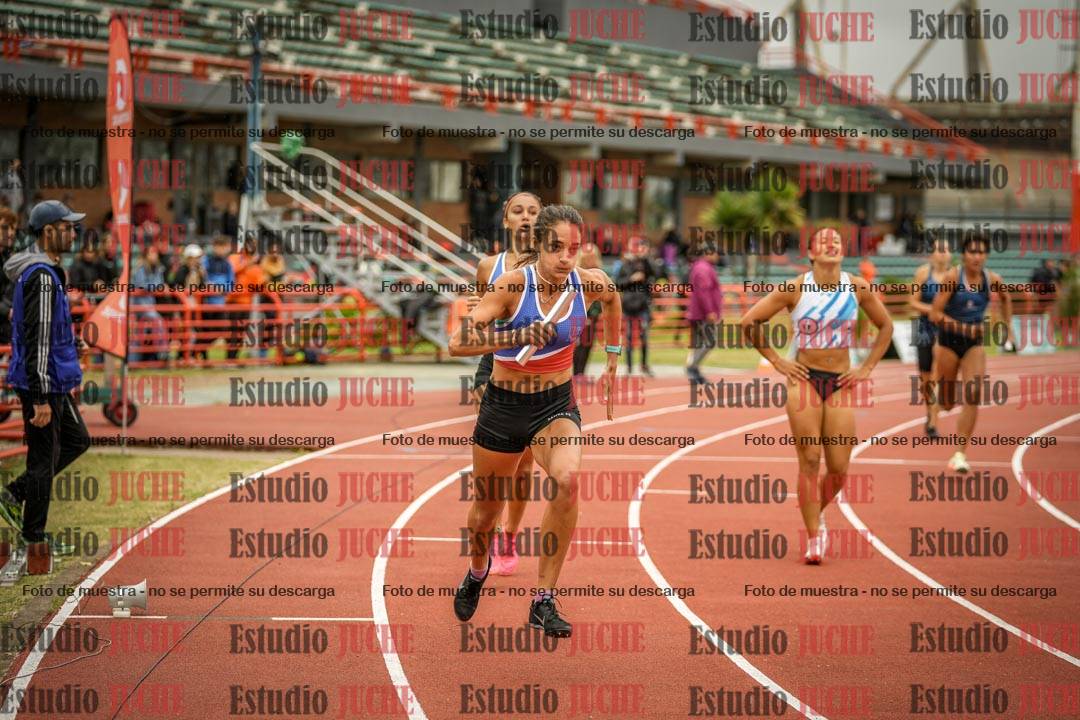 Fotos de las postas 4x400 m llanos de mujeres