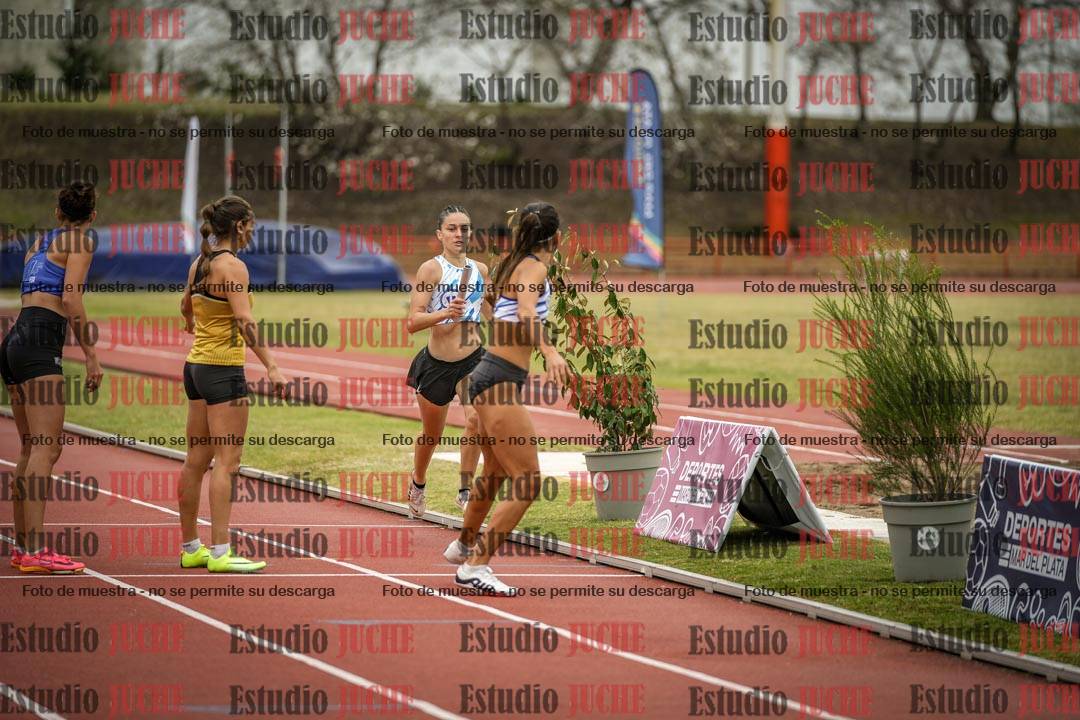 Fotos de las postas 4x400 m llanos de mujeres
