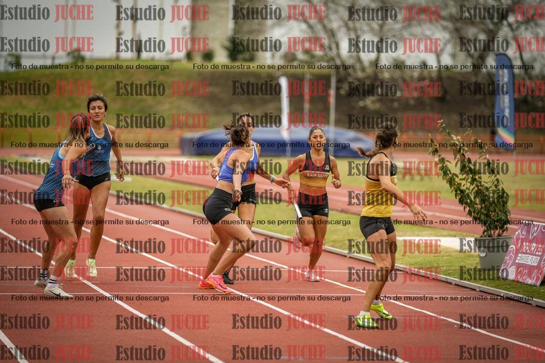Fotos de las postas 4x400 m llanos de mujeres