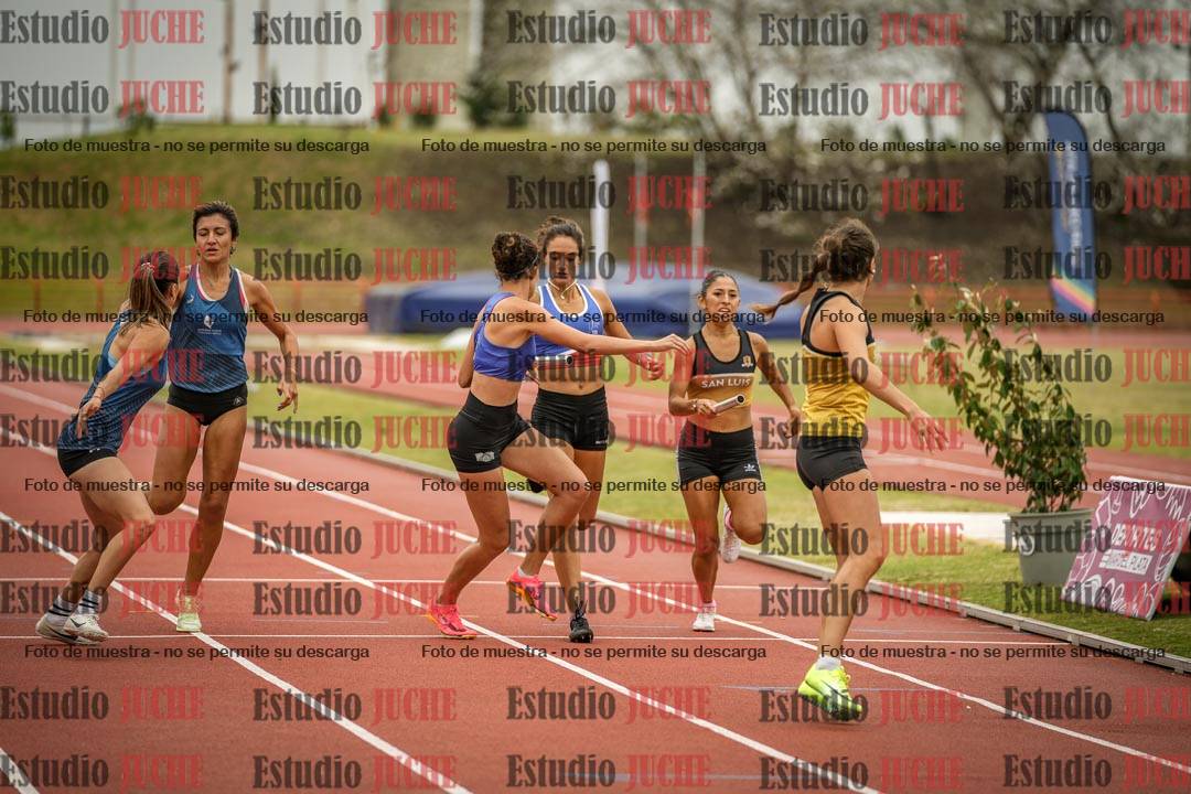 Fotos de las postas 4x400 m llanos de mujeres