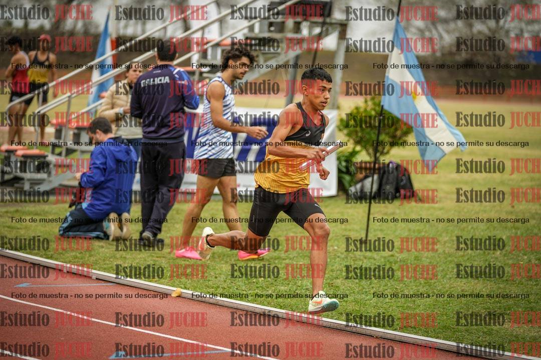 Fotos de las postas 4x400 m llanos de varones