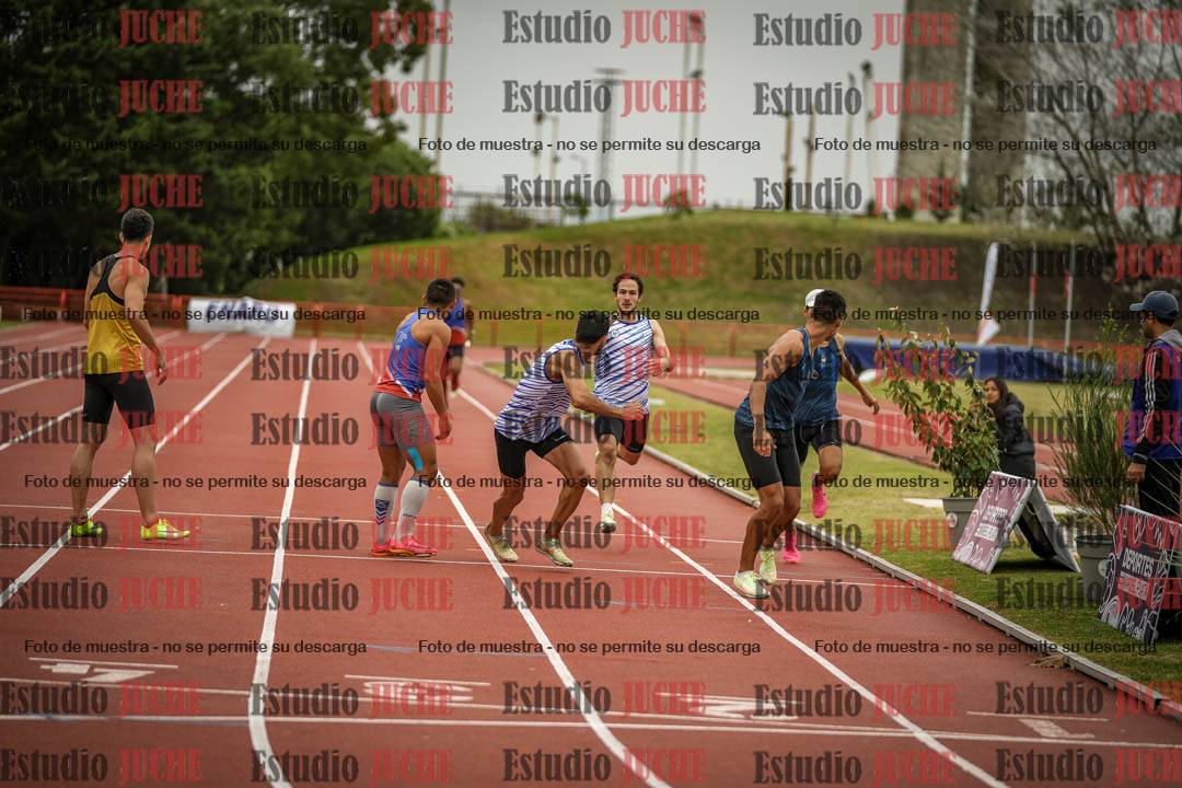 Fotos de las postas 4x400 m llanos de varones