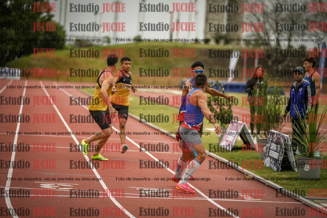Fotos de las postas 4x400 m llanos de varones