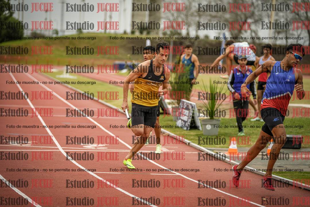 Fotos de las postas 4x400 m llanos de varones