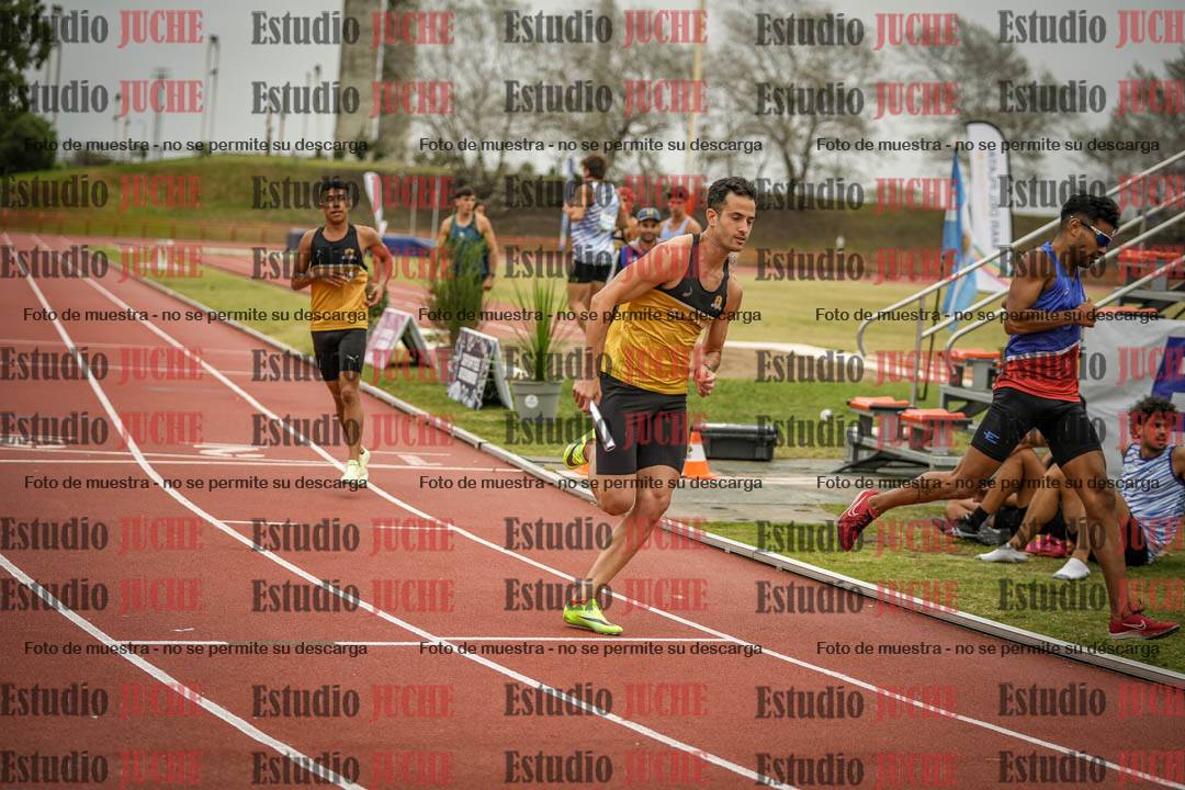 Fotos de las postas 4x400 m llanos de varones