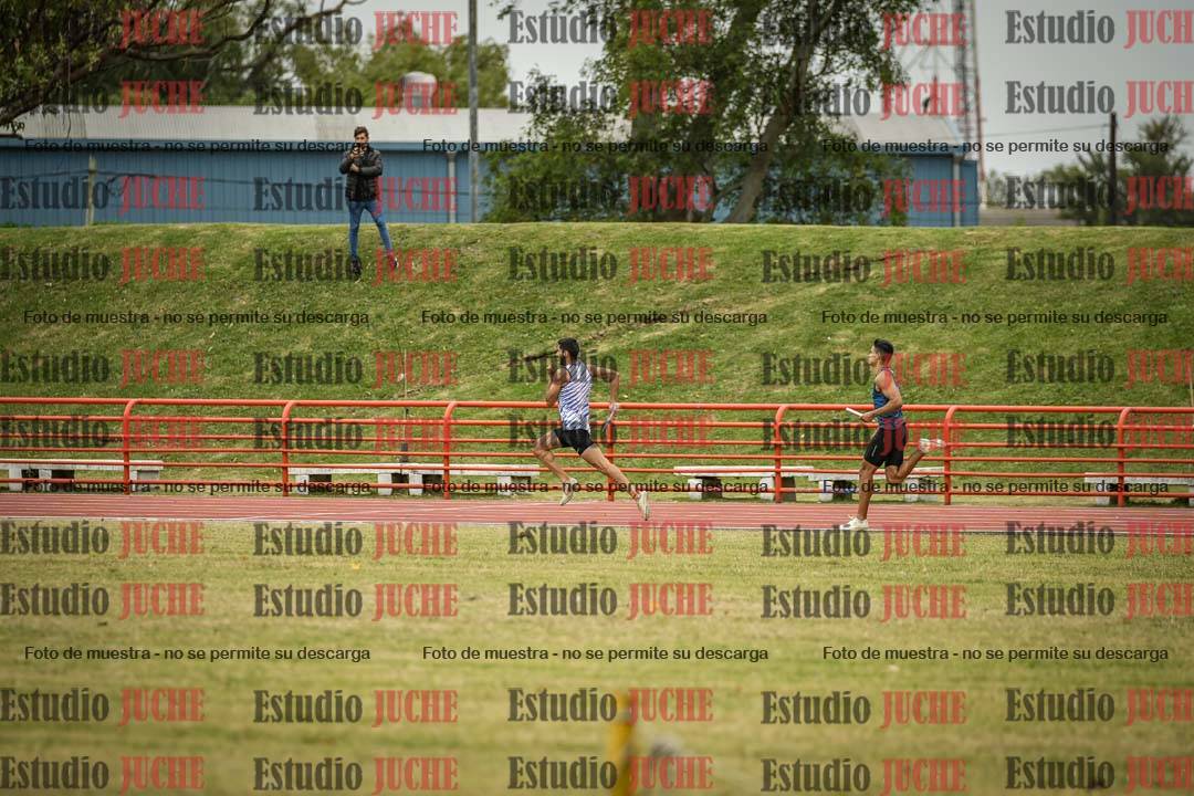 Fotos de las postas 4x400 m llanos de varones
